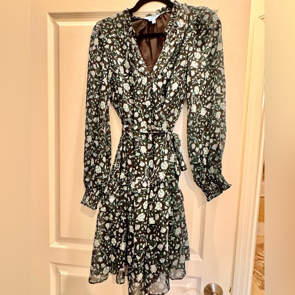 Draper James Black and Floral Long Sleeve belted Dress medium